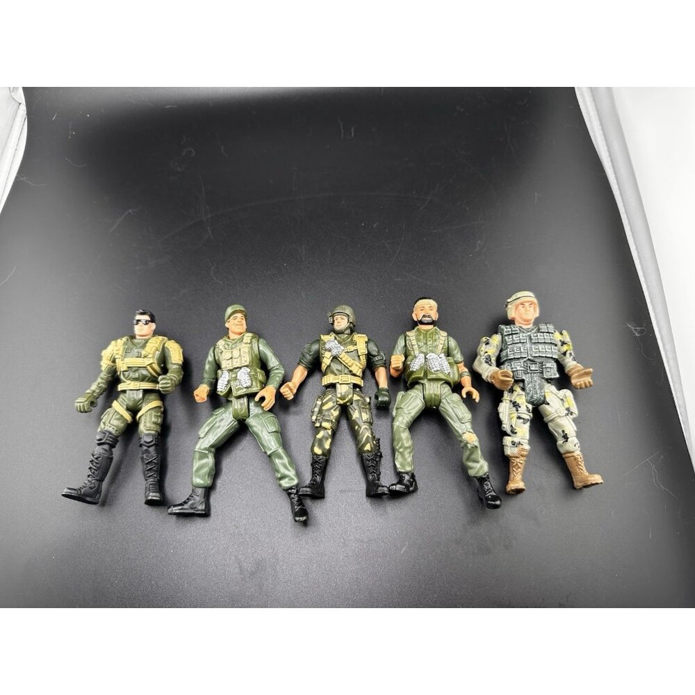 Chap Mei Soldiers Force Action Figures And Other Army‎ Men Diorama Lot Of 5